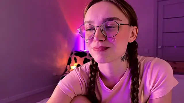 Lolatatee online show from March 16, 1:35 am