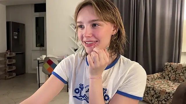 Lolatatee online show from May 13, 5:09 pm