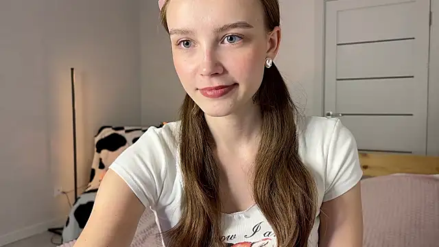 Lolatatee online show from March 5, 3:08 pm