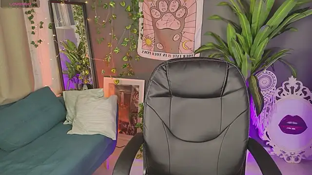 Nami Umi online show from March 4, 9:33 pm