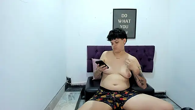 TomBoy Natali online show from April 9, 6:58 pm