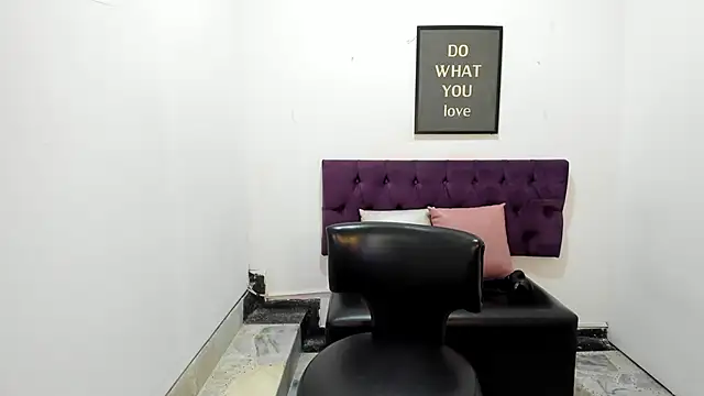 TomBoy Natali online show from April 3, 7:20 pm