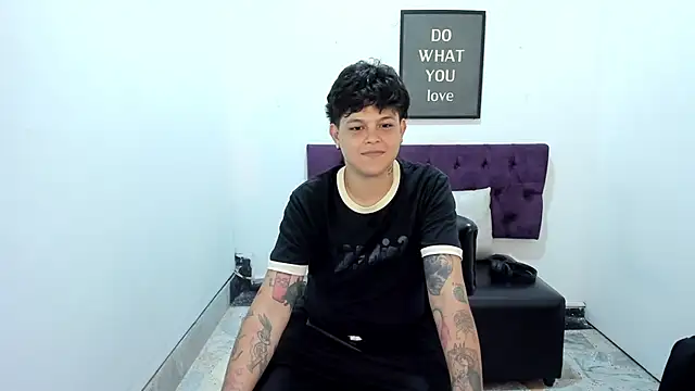 TomBoy Natali online show from April 8, 6:53 pm