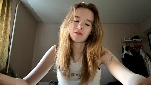 LeomaJee online show from May 18, 2:22 pm