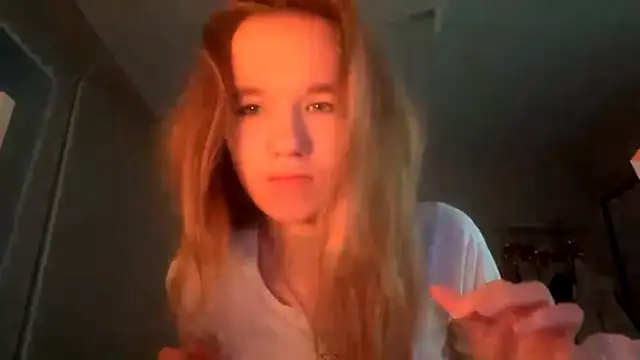 LeomaJee online show from April 15, 6:45 pm