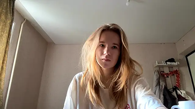 Snapshot of LeomaJee chatting on June 10, 1:34 pm LeomaJee online show from June 10, 1:34 pm