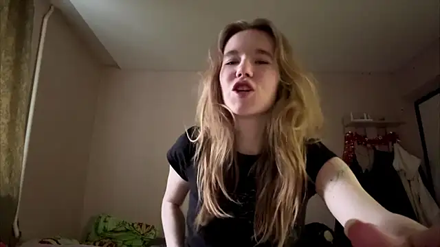 LeomaJee online show from April 22, 2:46 pm