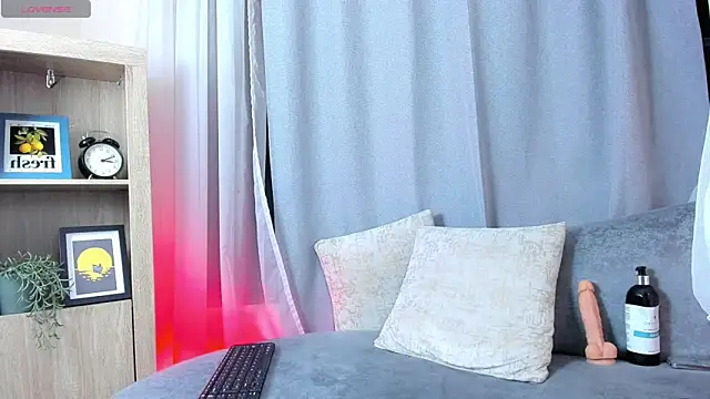 bloom apple online show from April 5, 7:31 pm