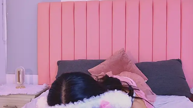 AleciaNoah online show from April 13, 7:07 pm