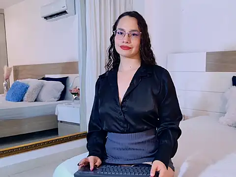 EmmaRicco online show from April 28, 7:51 pm