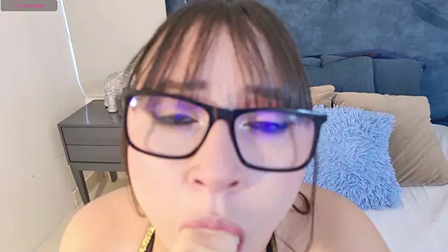 AllyRoux online show from April 1, 12:06 pm