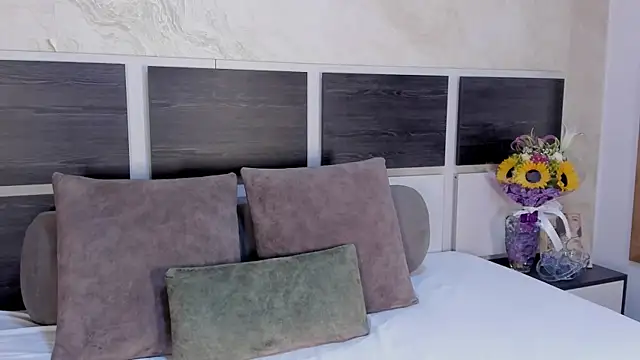 Snapshot of Natalia_Cruzz chatting on July 6, 12:34 pm Natalia Cruzz online show from July 6, 12:34 pm