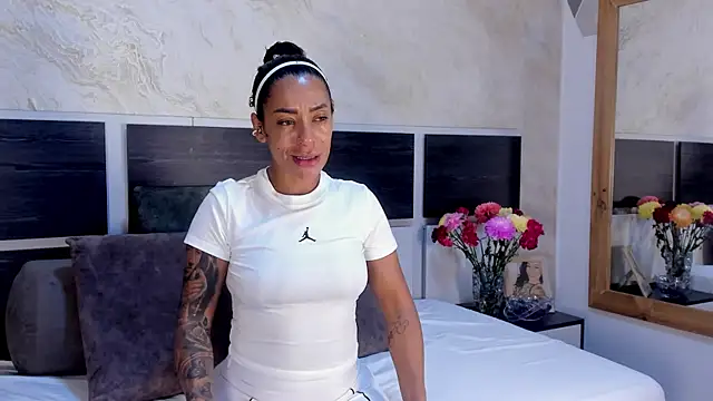 Snapshot of Natalia_Cruzz chatting on June 30, 1:55 pm Natalia Cruzz online show from June 30, 1:55 pm