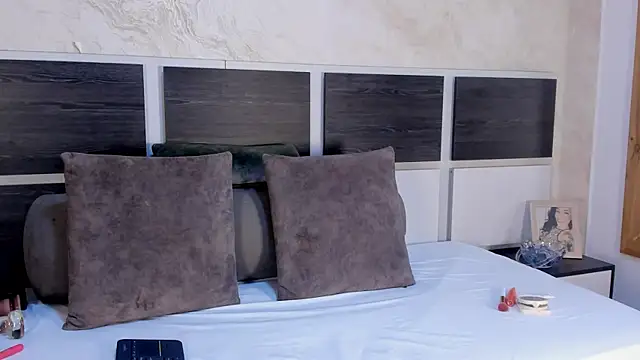 Snapshot of Natalia_Cruzz chatting on July 3, 12:44 pm Natalia Cruzz online show from July 3, 12:44 pm