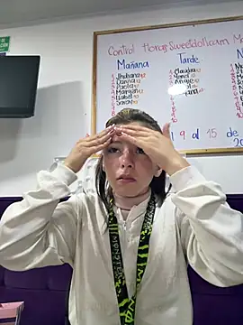   Nahomy online show from March 10, 11:36 am