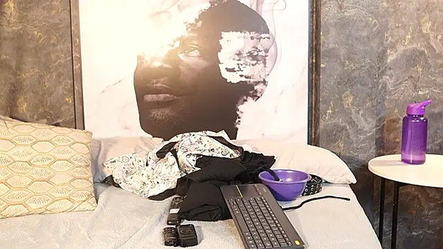 Mia and Belmonth online show from March 22, 6:31 pm