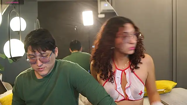 Mia and Belmonth online show from March 21, 7:07 pm