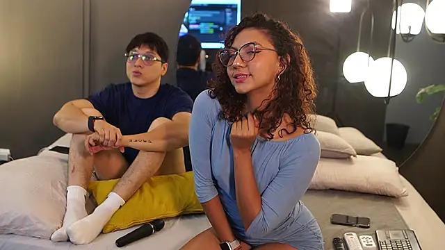 Mia and Belmonth online show from March 4, 12:24 pm