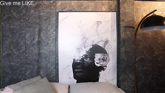 Mia and Belmonth online show from April 10, 6:48 pm