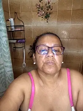 Roxy 77 online show from April 5, 7:31 pm