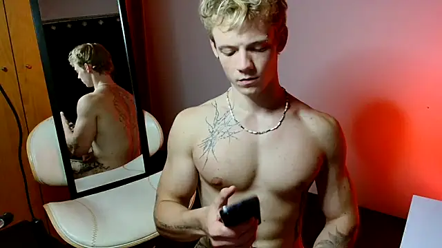 Snapshot of alexbarczukxxx chatting on May 19, 9:44 pm alexbarczukxxx online show from May 19, 9:44 pm