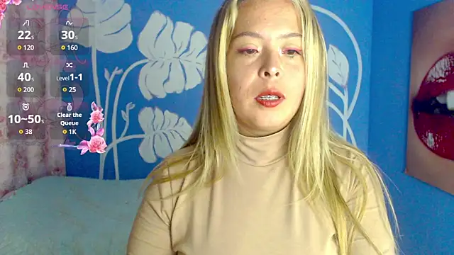 Snapshot of CamilleRouge chatting on March 2, 2:56 am CamilleRouge online show from March 2, 2:56 am