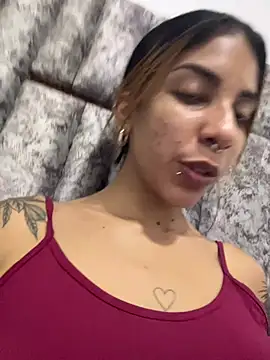 Snapshot of VioletaHills_ chatting on June 12, 4:10 am VioletaHills online show from June 12, 4:10 am