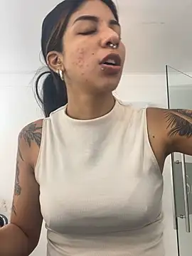 Snapshot of VioletaHills_ chatting on June 22, 12:13 pm VioletaHills online show from June 22, 12:13 pm