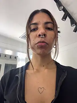 VioletaHills  online show from March 24, 12:38 pm