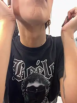 VioletaHills  online show from March 6, 12:22 pm