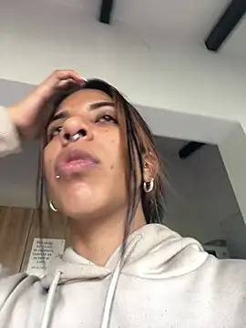 VioletaHills  online show from April 9, 12:11 pm