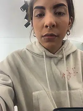 Snapshot of VioletaHills_ chatting on May 30, 12:33 pm VioletaHills online show from May 30, 12:33 pm