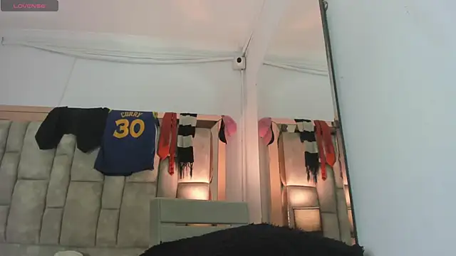Snapshot of Titan_Moreno_ chatting on July 7, 6:47 am Titan Moreno online show from July 7, 6:47 am