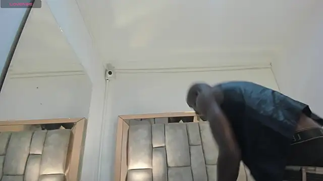 Titan Moreno  online show from April 6, 12:06 pm