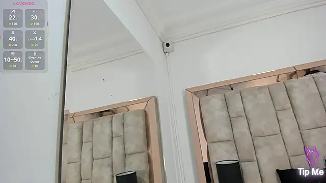 Titan Moreno  online show from March 27, 12:06 pm