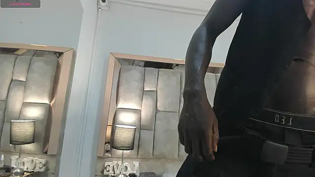 Titan Moreno  online show from March 28, 12:06 pm