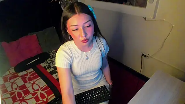 eilen pink online show from March 28, 12:28 pm