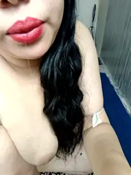Snapshot of HoT_LiiiNa chatting on June 11, 9:50 am HoT LiiiNa online show from June 11, 9:50 am