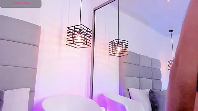 SensuallJenn online show from April 16, 9:39 pm