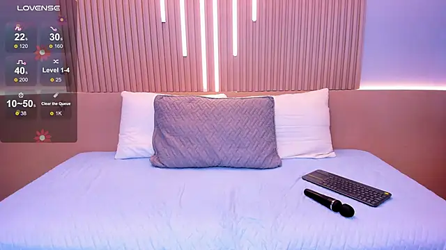 Zoee cute  online show from April 14, 1:27 pm