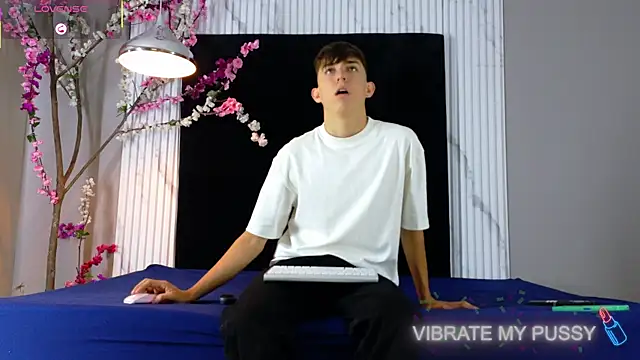 Danteandviolete cr online show from May 3, 11:37 am
