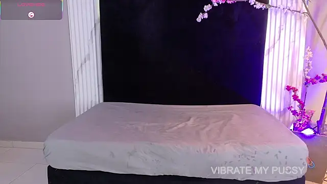 Danteandviolete cr online show from April 14, 11:26 am