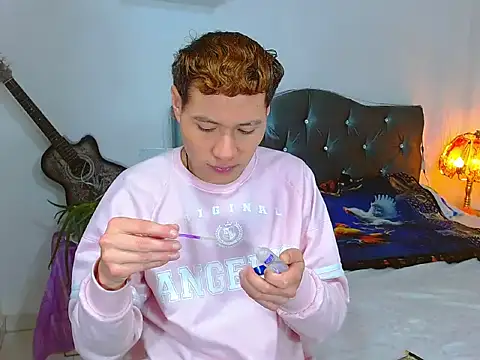  Santi2 online show from April 20, 8:17 am