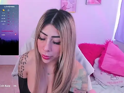 Snapshot of Martina_robertss chatting on June 17, 1:21 pm Martina robertss online show from June 17, 1:21 pm