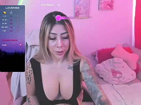 Snapshot of Martina_robertss chatting on June 12, 2:26 pm Martina robertss online show from June 12, 2:26 pm