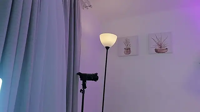 AlaiaRogers online show from April 13, 10:19 am