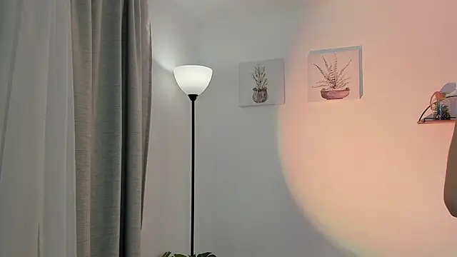 Snapshot of AlaiaRogers chatting on May 30, 10:43 am AlaiaRogers online show from May 30, 10:43 am
