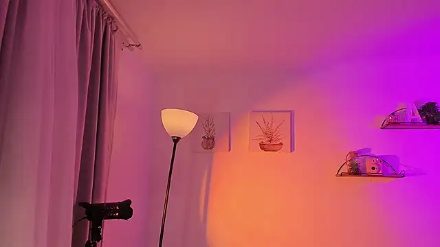 AlaiaRogers online show from April 22, 10:33 am