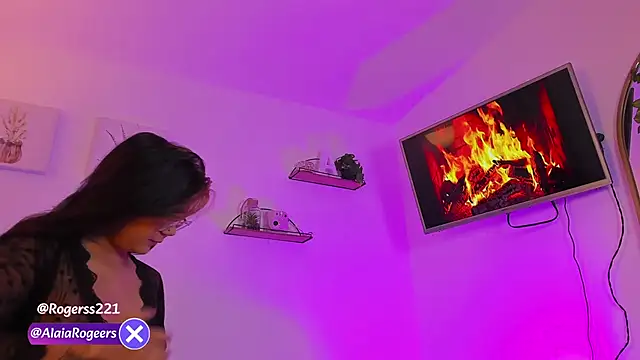 AlaiaRogers online show from March 20, 11:11 am