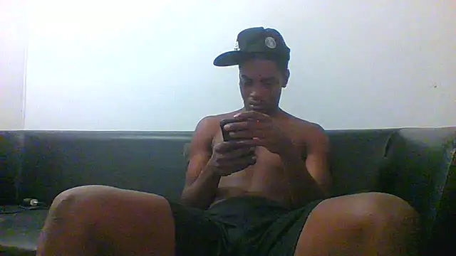 Snapshot of charles_king chatting on June 19, 5:52 pm charles king online show from June 19, 5:52 pm
